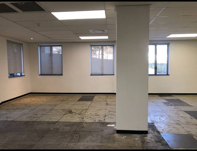 141M² OFFICE TO LET IN SANDHURST